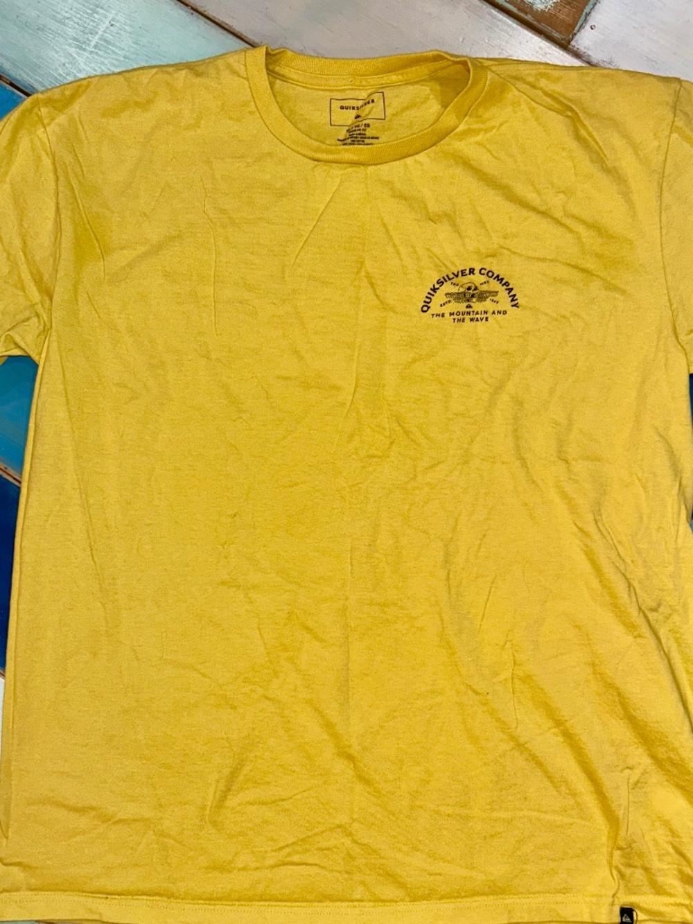 Quiksilver Company Yellow Graphic T Shirt Mens XL Skull Wave Surf Skate Cotton